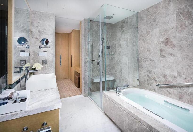 هتل Inzone Royal Plaza S