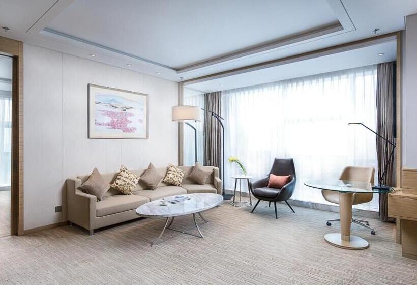 هتل Inzone Royal Plaza S