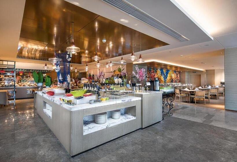 هتل Inzone Royal Plaza S