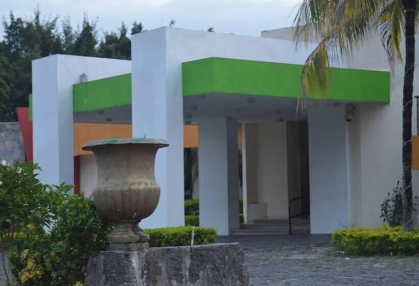 فندق Jardin Real