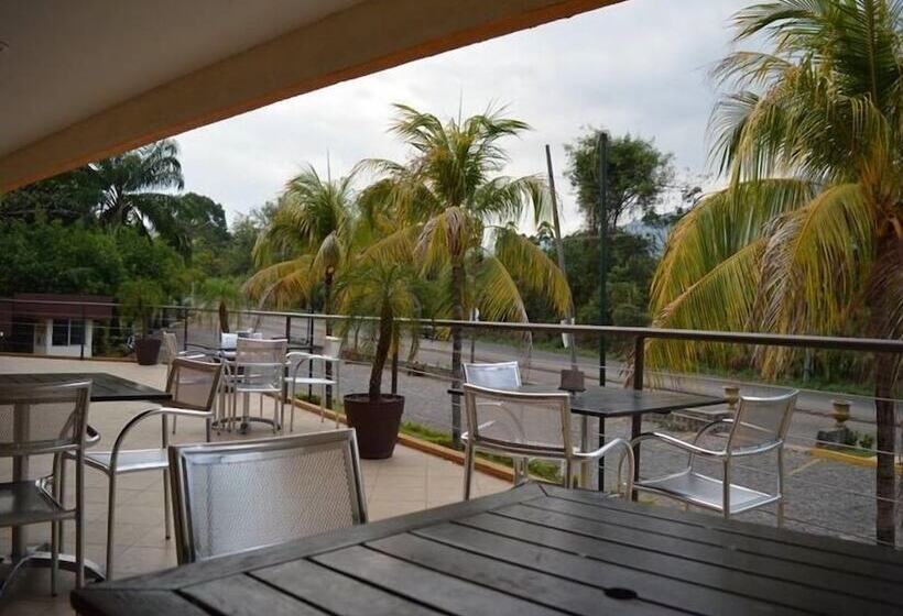 فندق Jardin Real