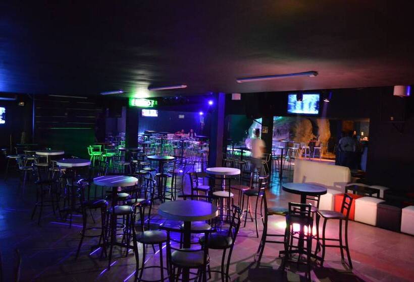 فندق Jardin Real