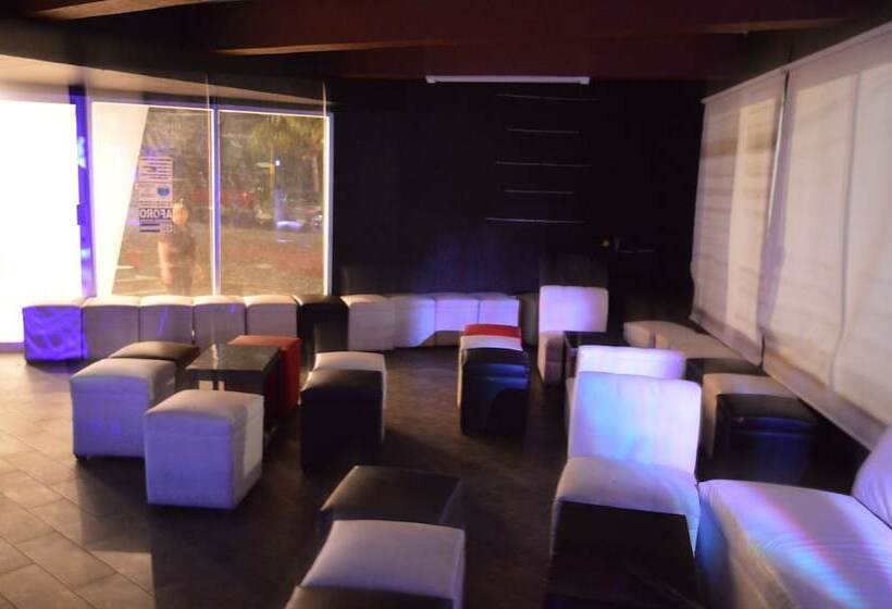 فندق Jardin Real