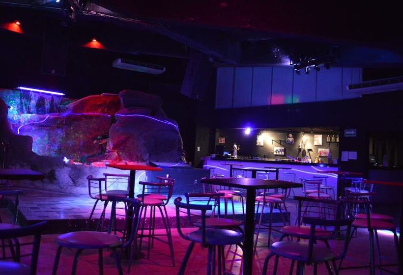 فندق Jardin Real