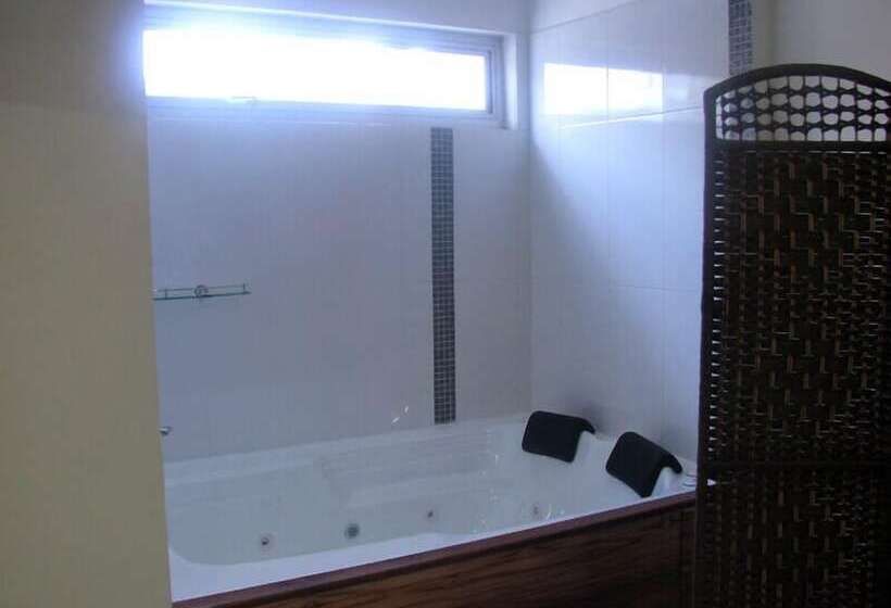 ホテル Portobelo Guatape