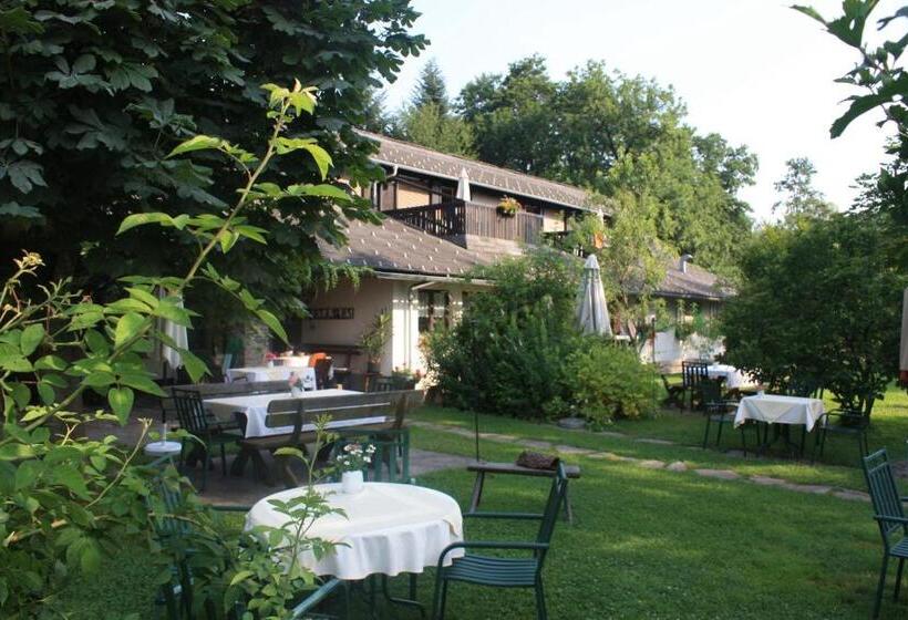 בית מלון כפרי Und Freizeitanlage Rauch Hof