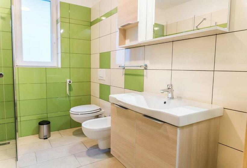 پانسیون Guest House Rosi