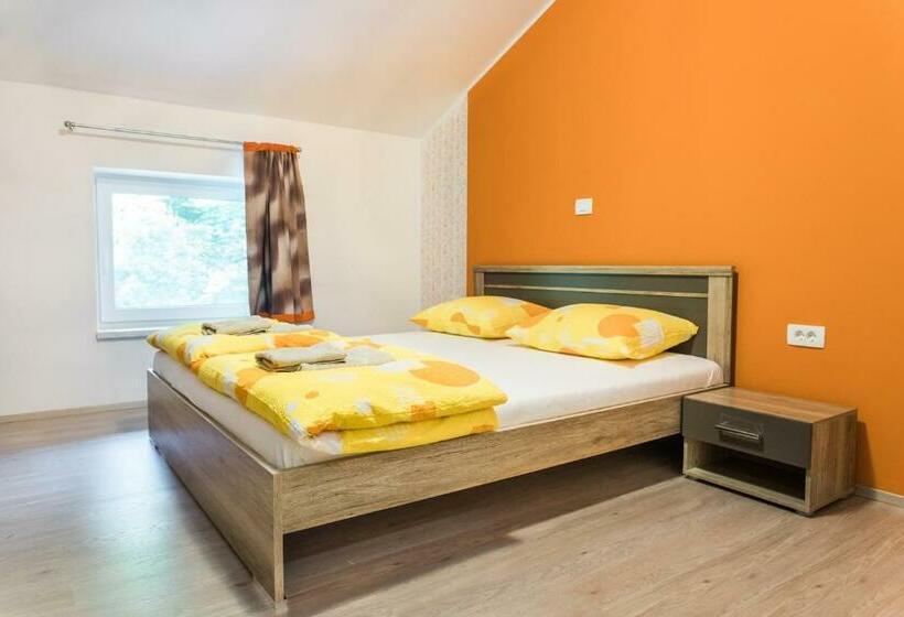 پانسیون Guest House Rosi