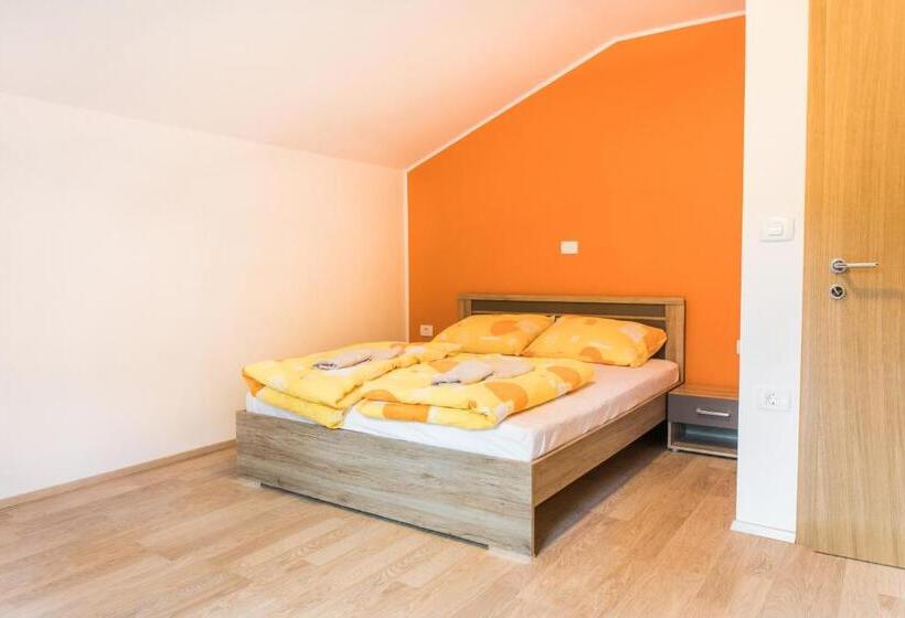 پانسیون Guest House Rosi