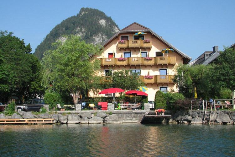 ペンション Haus Am See