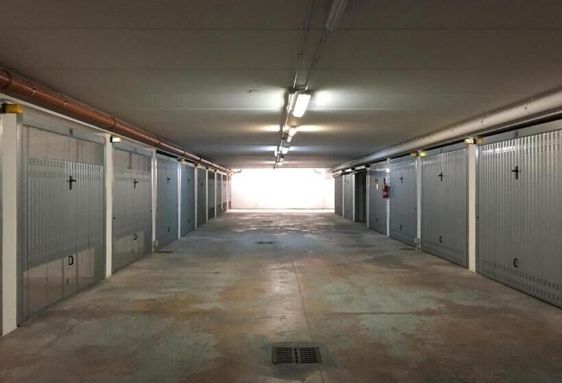 Пансион Opera Arte Rooms