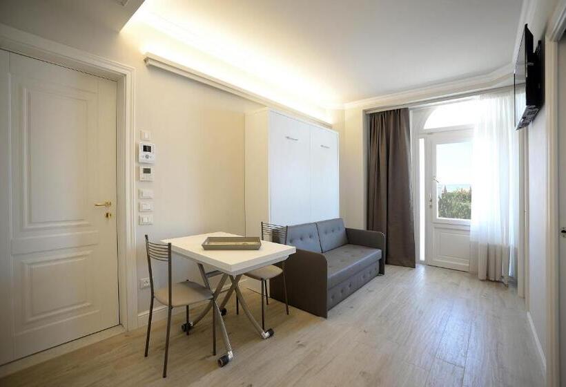 Пансион Opera Arte Rooms