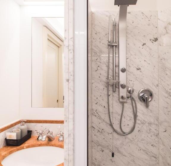 Пансион Opera Arte Rooms