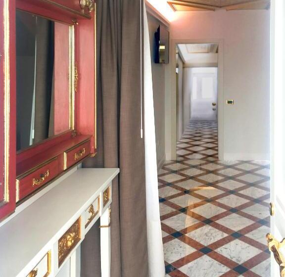 Пансион Opera Arte Rooms