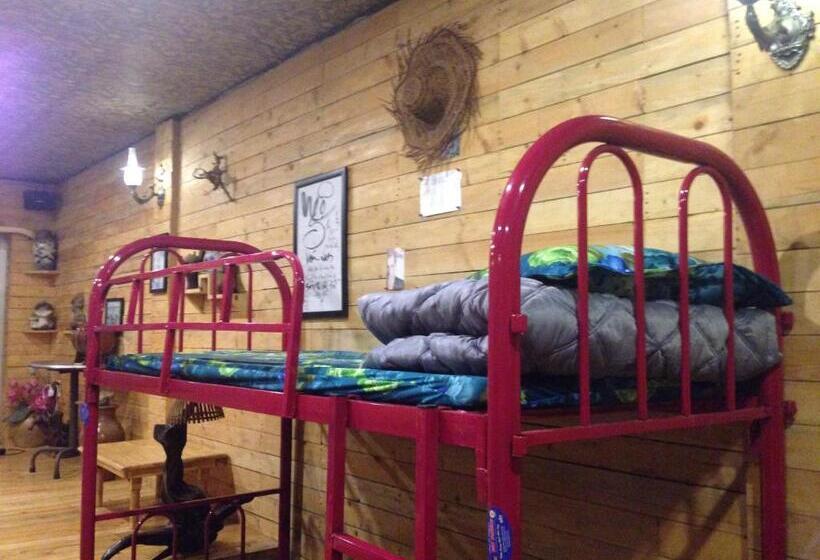 پانسیون Rỗng Homestay