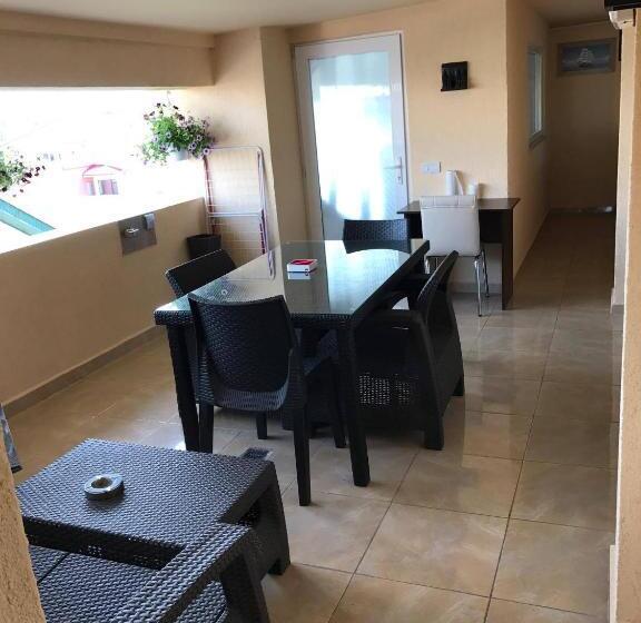 פנסיון Vila Denisa