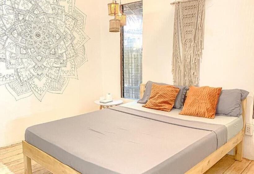 استراحتگاه Monkey Business Siquijor