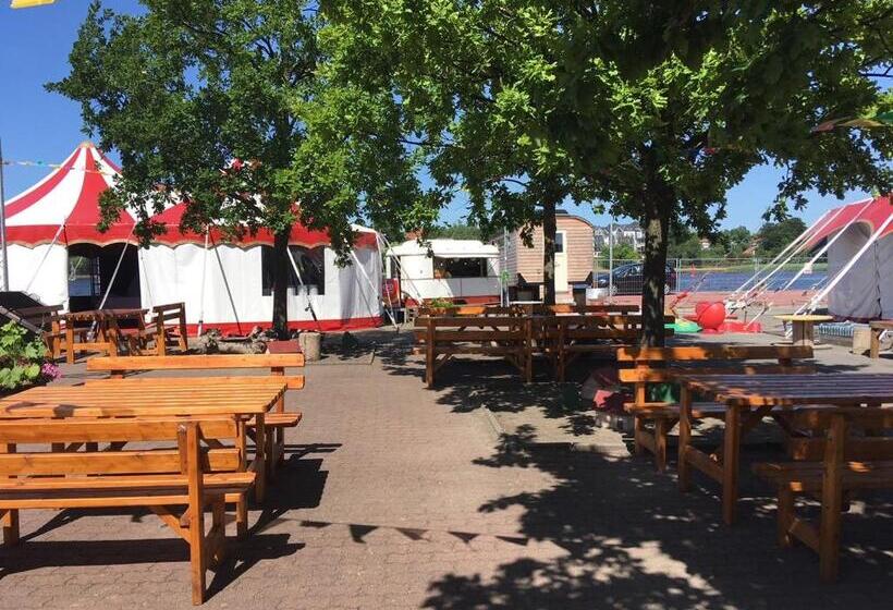 הוסטל Circus Fantasia