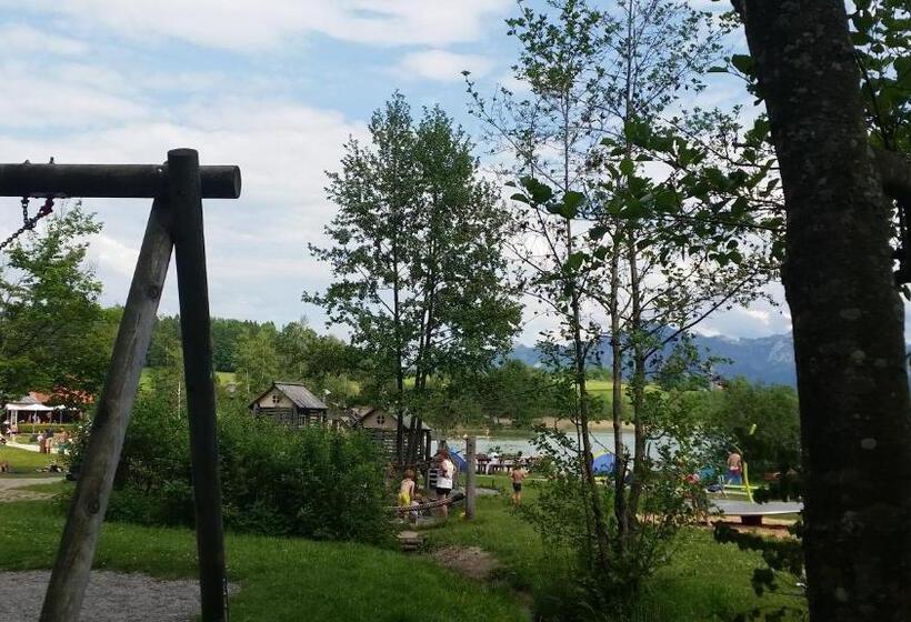 تختخواب و صبحانه Pension Weißer Hirsch