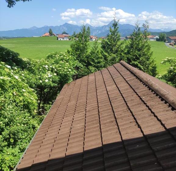 تختخواب و صبحانه Pension Weißer Hirsch