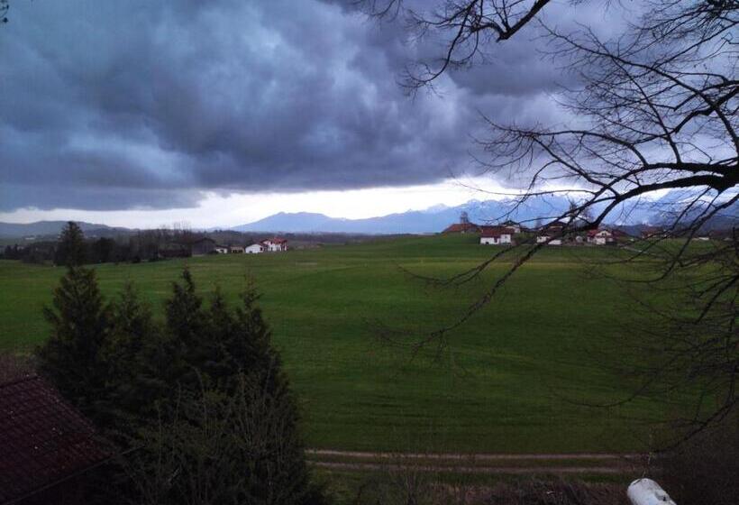 تختخواب و صبحانه Pension Weißer Hirsch