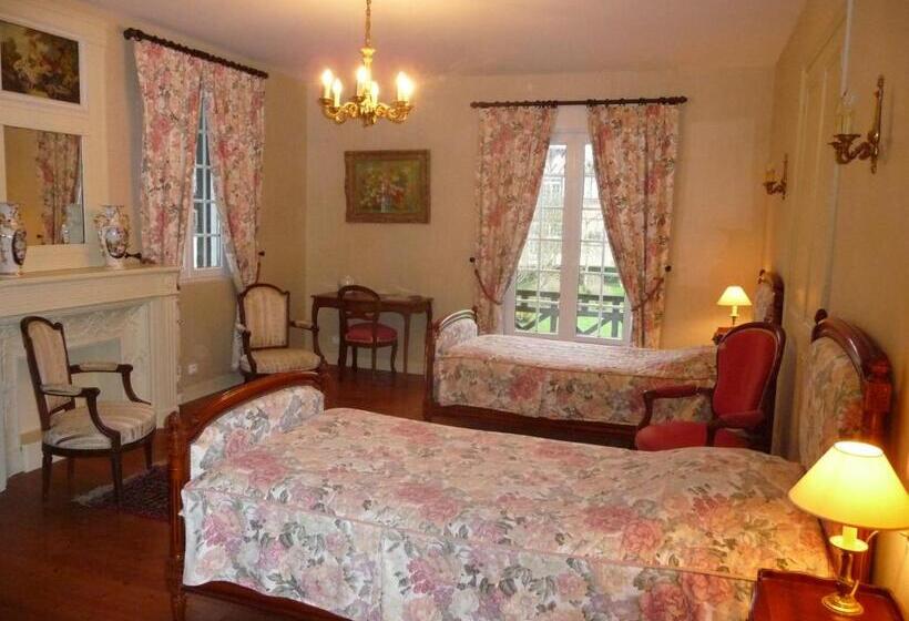 צימר Manoir De Sens