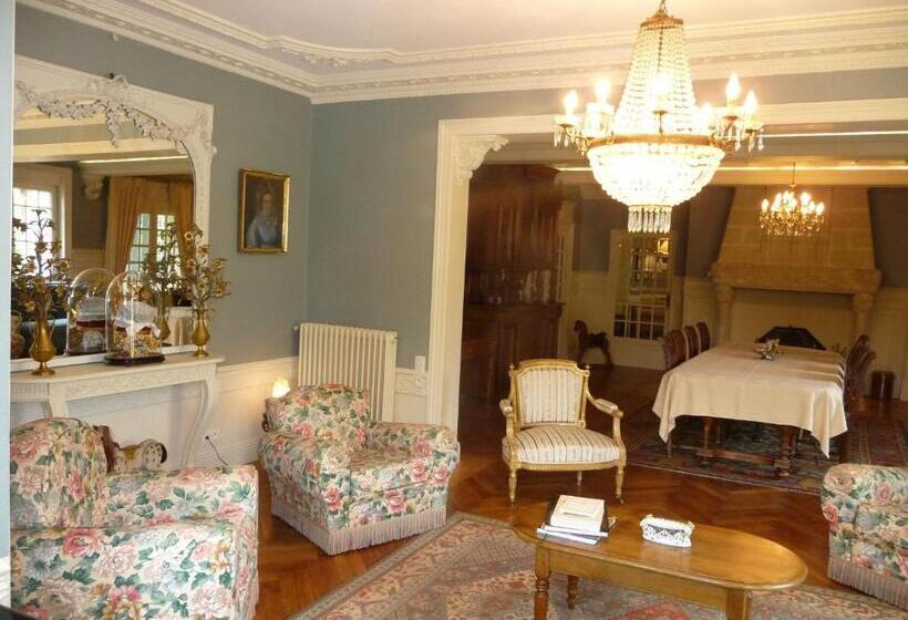 צימר Manoir De Sens