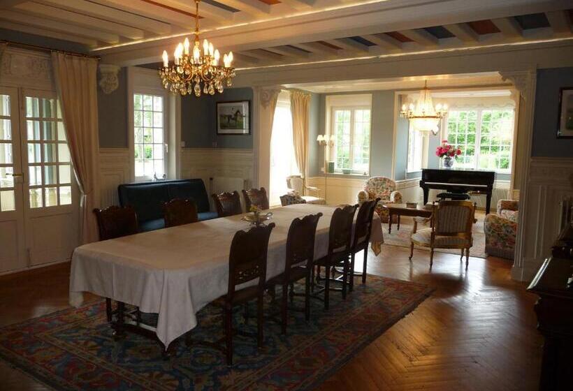 צימר Manoir De Sens