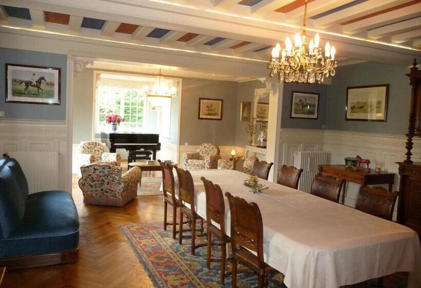 צימר Manoir De Sens