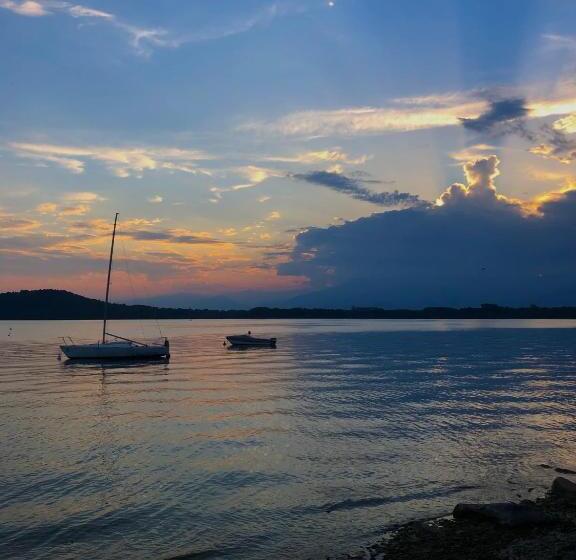 住宿加早餐 Monastero Del Lago