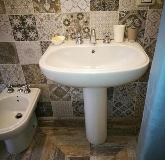 تختخواب و صبحانه Zabbara