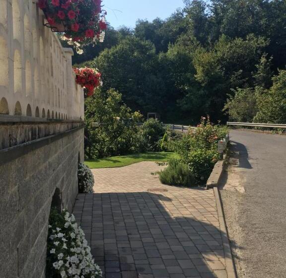 فندق Agriturismo La Ferriera