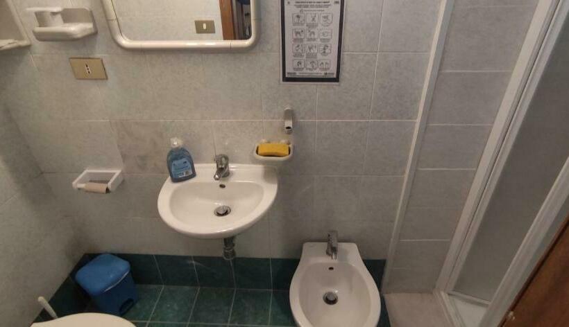 Отель Agriturismo Podere Omomorto