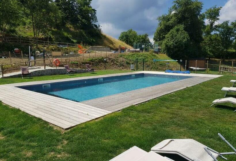 Отель Agriturismo Podere Omomorto