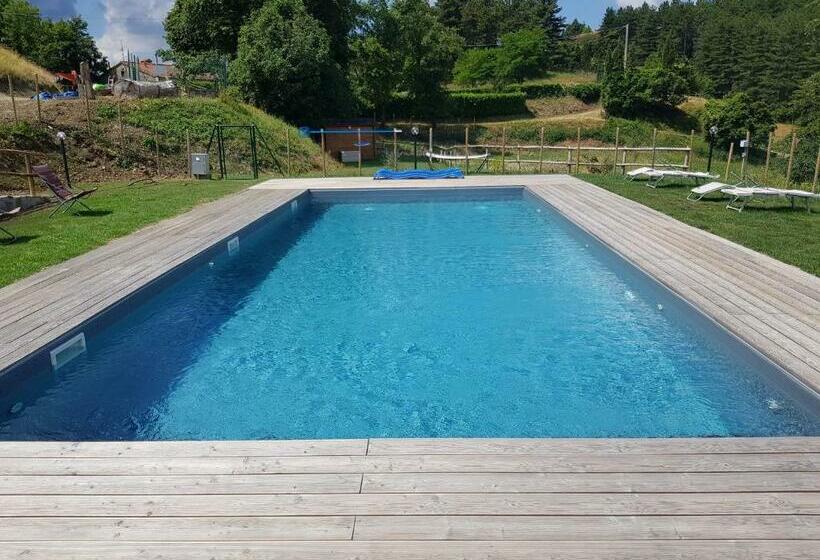 Отель Agriturismo Podere Omomorto