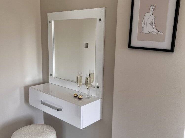 فندق B. Equine Range