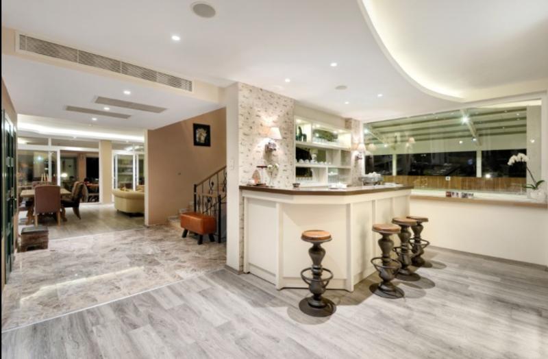 فندق B. Equine Range