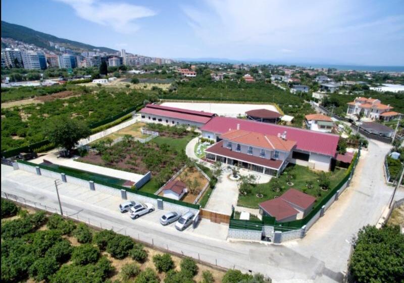 فندق B. Equine Range