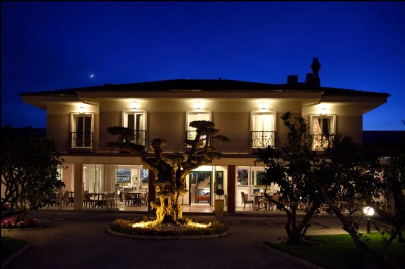 فندق B. Equine Range