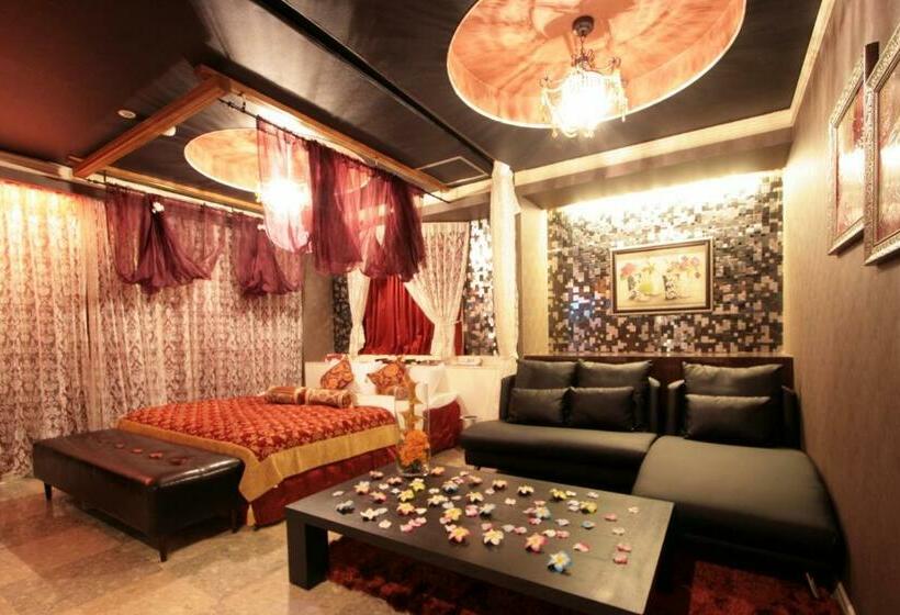 فندق Celavie Shijonawate