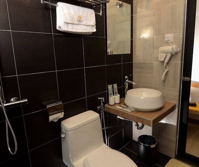 Golden Roof Hotel, Seri Iskandar