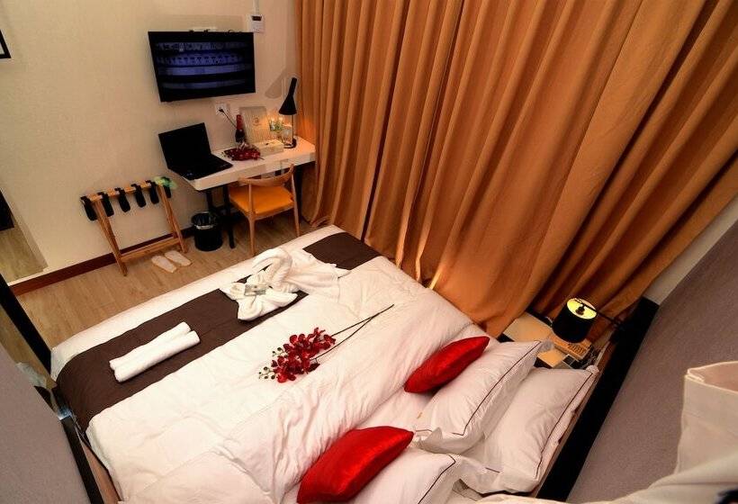 Golden Roof Hotel, Seri Iskandar