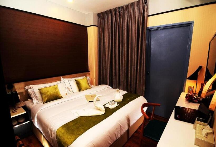 Golden Roof Hotel, Seri Iskandar