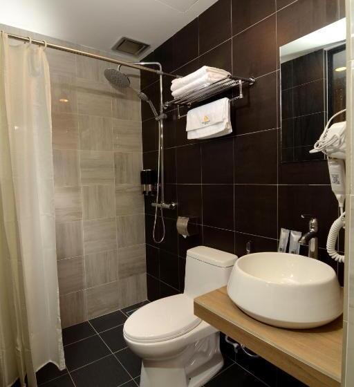 Golden Roof Hotel, Seri Iskandar