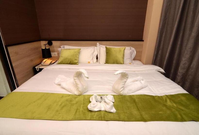 Golden Roof Hotel, Seri Iskandar