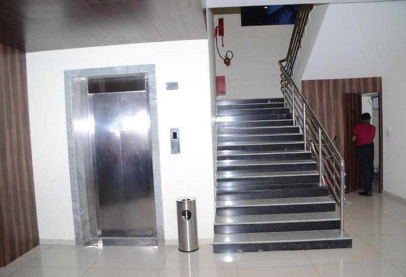 فندق Somisetty Landmark