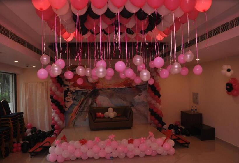 فندق Somisetty Landmark