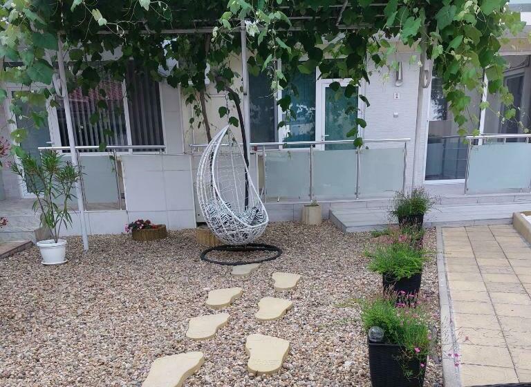 膳宿费 Guest House Desi