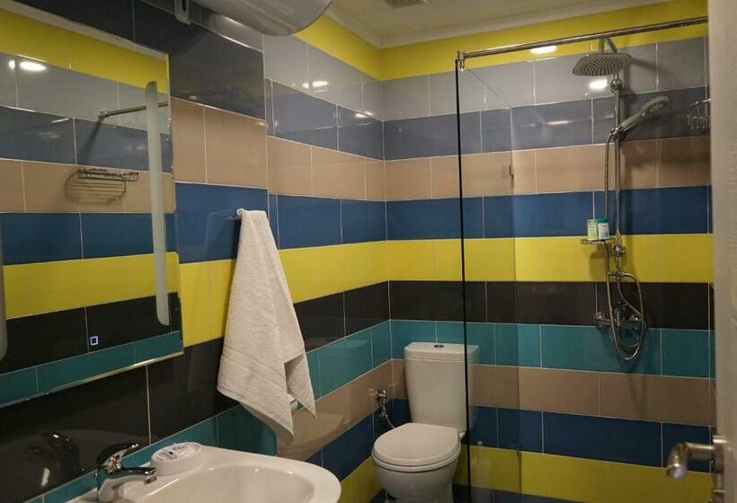 פנסיון Guest House Lambovi