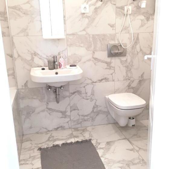 פנסיון Hello Puli Parliament